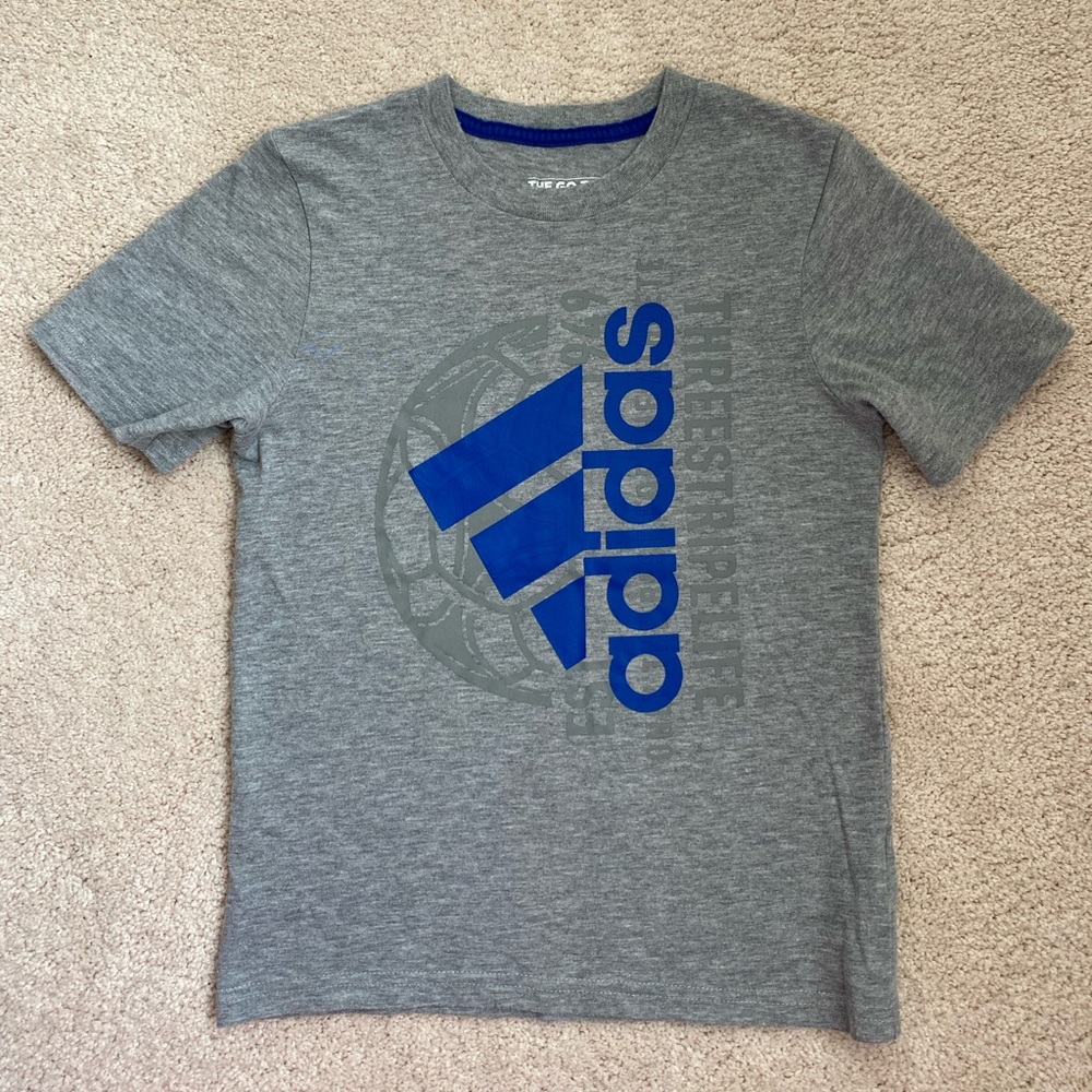 Boys size 6 short sleeve Adidas t-shirt.